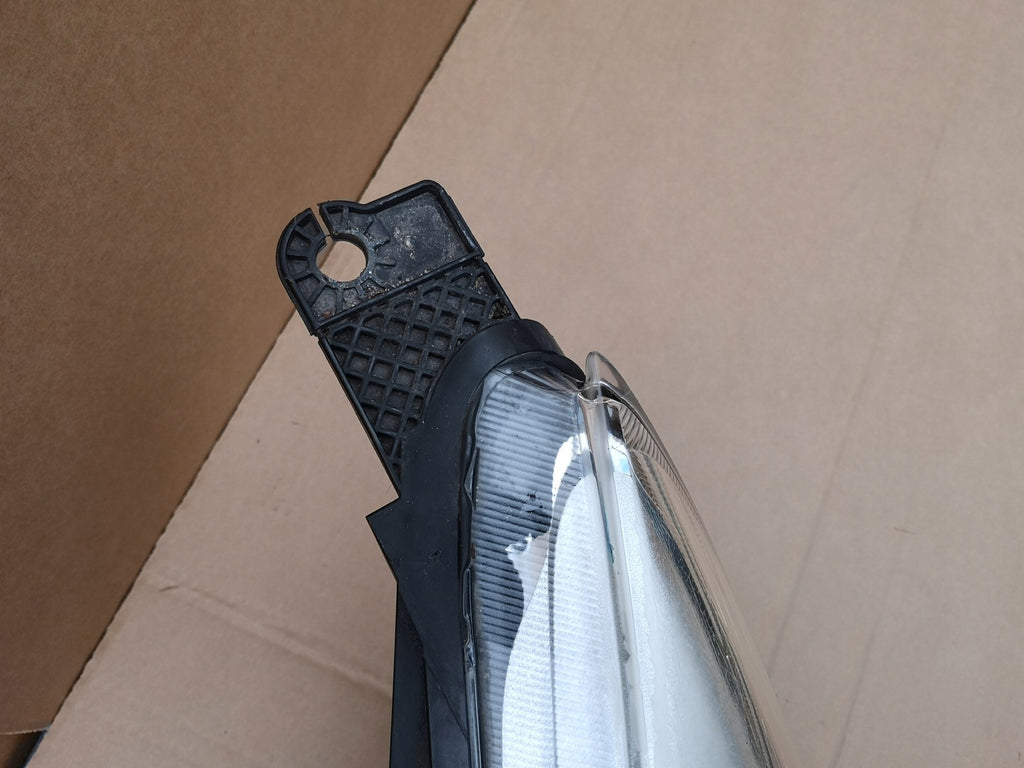 Frontscheinwerfer Ford Focus F1EB-13W030-AE F1EB-13W029-AE Ein Satz Headlight SCH8834484846mu