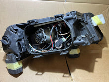 Laden Sie das Bild in den Galerie-Viewer, Frontscheinwerfer Audi A6 C6 Xenon Links Scheinwerfer Headlight