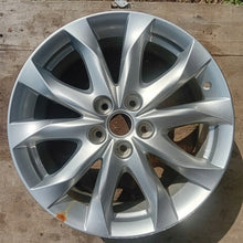 Load image into Gallery viewer, 1x Alufelge 18 Zoll 7.0" 5x114.3 50ET Glanz Silber 9965227080 Mazda Cx3 FEL3324604364pr