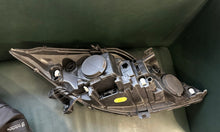 Laden Sie das Bild in den Galerie-Viewer, Frontscheinwerfer Renault Laguna I Coupe 260600015R Links Scheinwerfer Headlight SCH2313865272ux