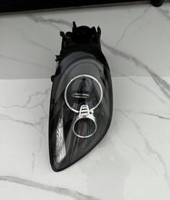 Load image into Gallery viewer, Frontscheinwerfer Porsche Cayman 981631131 Links Scheinwerfer Headlight SCH6778232631wf