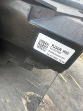 Load image into Gallery viewer, Frontscheinwerfer Kia Ceed 792111020 92102J7500 Rechts Scheinwerfer Headlight SCH3683342335jj