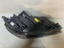 Laden Sie das Bild in den Galerie-Viewer, Frontscheinwerfer Hyundai I30 III 92101G4120 Full LED Links Headlight SCH4011687899cc