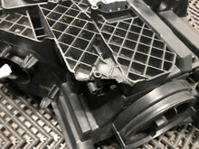 Laden Sie das Bild in den Galerie-Viewer, Frontscheinwerfer Skoda Superb III 3V1941015 Xenon Links Scheinwerfer Headlight