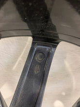 Laden Sie das Bild in den Galerie-Viewer, 1x Alufelge 19 Zoll 8.0&quot; 5x108 45ET Glanz Graphit 57A601025R Skoda Karoq