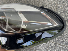 Laden Sie das Bild in den Galerie-Viewer, Frontscheinwerfer BMW F40 9448099 Links Scheinwerfer Headlight SCH8311915110vt