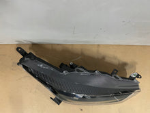 Laden Sie das Bild in den Galerie-Viewer, Frontscheinwerfer Toyota 4 Yaris K0-6EU Rechts Scheinwerfer Headlight