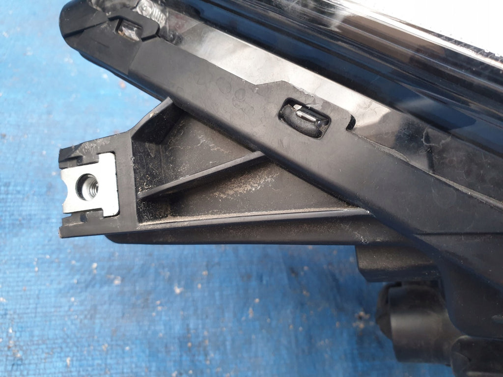 Frontscheinwerfer Mitsubishi Outlander III 301D3-32 EGM921-21E20 LED Rechts