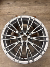 Laden Sie das Bild in den Galerie-Viewer, 1x Alufelge 18 Zoll 8.0" 5x112 28ET Silber 4H0601025AP Audi Rim Wheel FEL8414060952yr