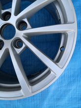 Load image into Gallery viewer, 1x Alufelge 17 Zoll 7.5" 5x112 36ET Glanz Silber 4K0601025 Audi A6 C8 B9 FEL5563141843kr