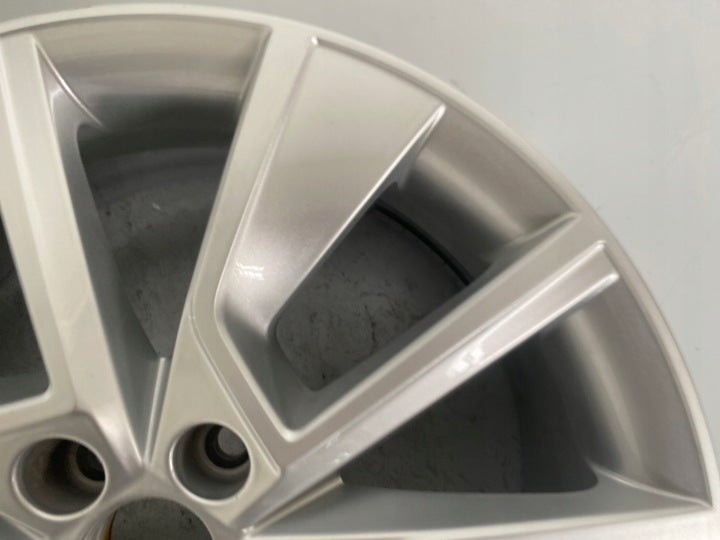 1x Alufelge 17 Zoll 6.5" 5x100 40ET Glanz Silber 658601025C Skoda Kamiq FEL5252124872mk