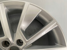 Load image into Gallery viewer, 1x Alufelge 17 Zoll 6.5" 5x100 40ET Glanz Silber 658601025C Skoda Kamiq FEL5252124872mk
