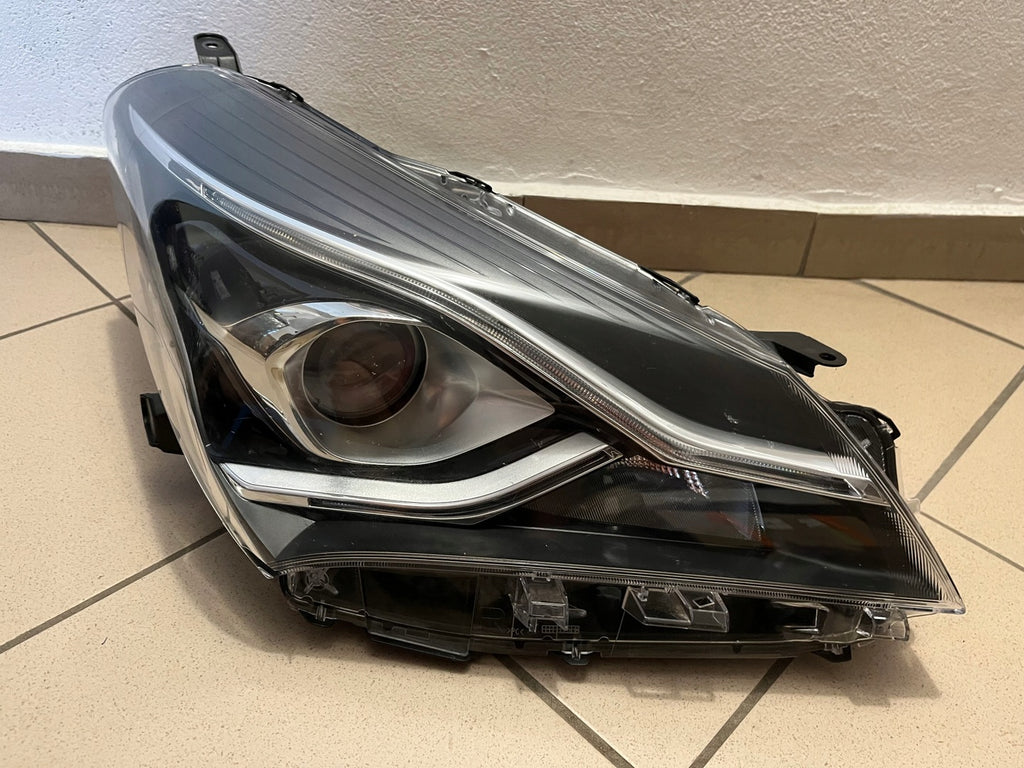 Frontscheinwerfer Toyota Yaris LED Rechts Scheinwerfer Headlight