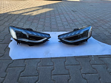 Laden Sie das Bild in den Galerie-Viewer, Frontscheinwerfer Audi A4 B9 8W0941034D Ein Stück (Rechts oder Links) Headlight