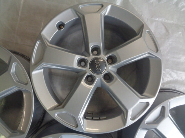 1x Alufelge 17 Zoll 7.0" 5x112 45ET 81A071497A Audi Q2 Rim Wheel FEL3212609288rt