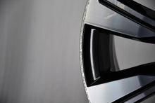 Laden Sie das Bild in den Galerie-Viewer, 1x Alufelge 19 Zoll 7.0" 5x114.3 32ET Glanz 403004873R Renault Rim Wheel FEL9822967134sa