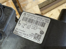 Laden Sie das Bild in den Galerie-Viewer, Frontscheinwerfer VW Tiguan 5NB941035D Links Scheinwerfer Headlight