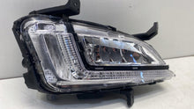 Load image into Gallery viewer, Frontscheinwerfer Hyundai Tucson 92202D7600 Rechts Scheinwerfer Headlight SCH1972173686um