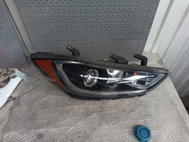 Frontscheinwerfer Hyundai Elantra 92102F26 Rechts Scheinwerfer Headlight
