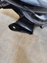 Laden Sie das Bild in den Galerie-Viewer, Frontscheinwerfer Toyota IV Yaris LED Rechts Scheinwerfer Headlight SCH9119859299jb