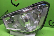 Laden Sie das Bild in den Galerie-Viewer, Frontscheinwerfer Hyundai H350 92101-59 Links Scheinwerfer Headlight