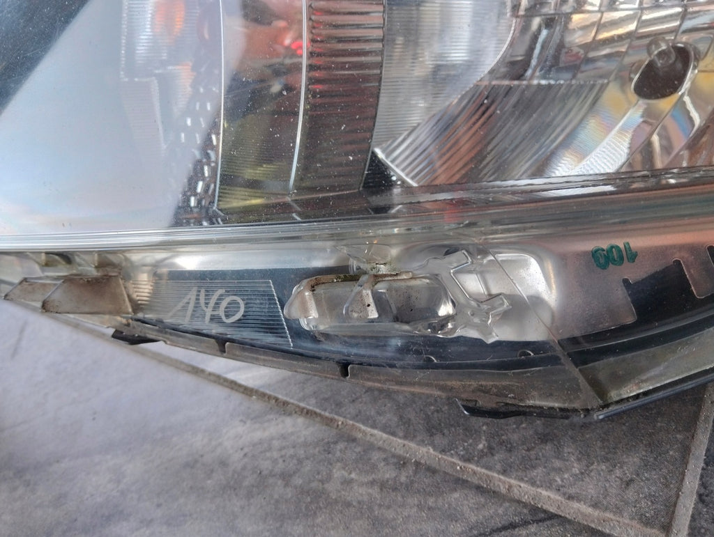 Frontscheinwerfer Toyota Yaris 26555-1HA1B Links Scheinwerfer Headlight SCH8968244063mx