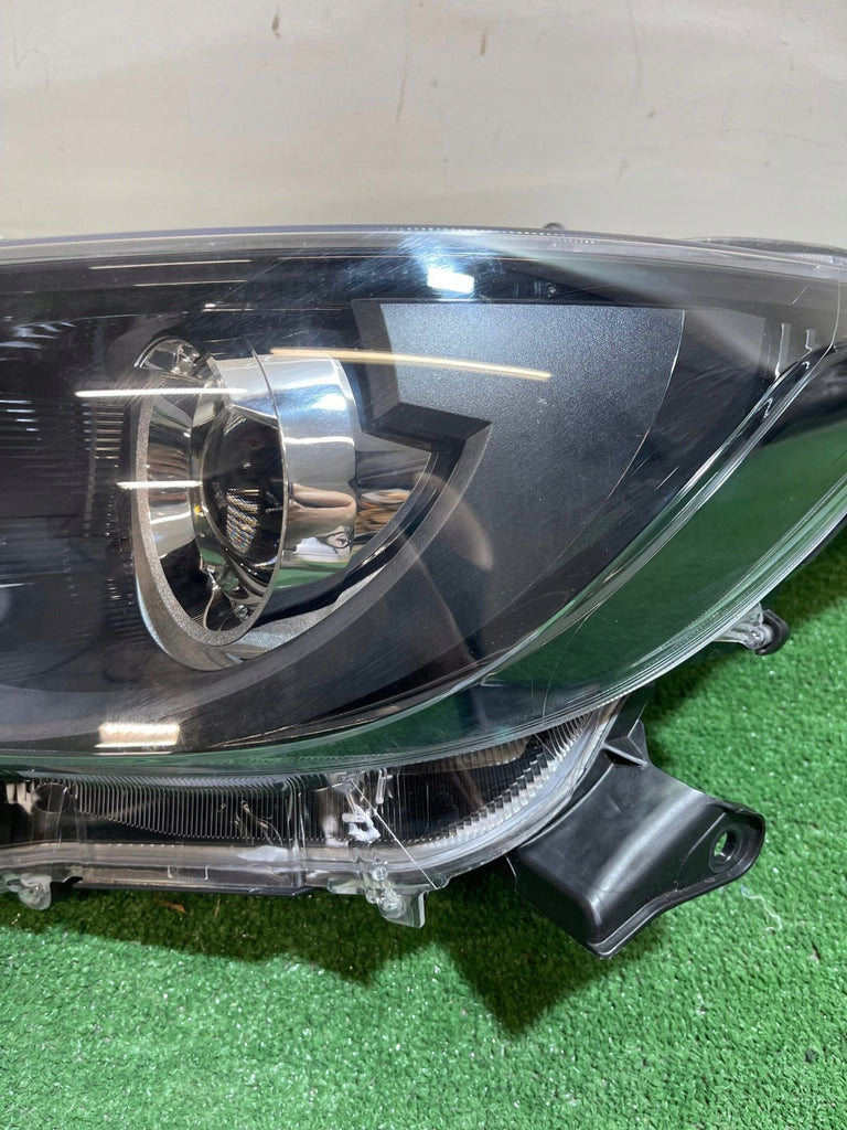 Frontscheinwerfer Toyota Yaris 0444636 Links Scheinwerfer Headlight SCH5000342060qg