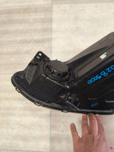 Laden Sie das Bild in den Galerie-Viewer, Frontscheinwerfer Hyundai I10 92102-B9000 Rechts Scheinwerfer Headlight SCH8795901237fs
