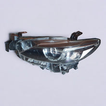 Laden Sie das Bild in den Galerie-Viewer, Frontscheinwerfer Mazda 3 BHN3-51040 Xenon Links Scheinwerfer Headlight