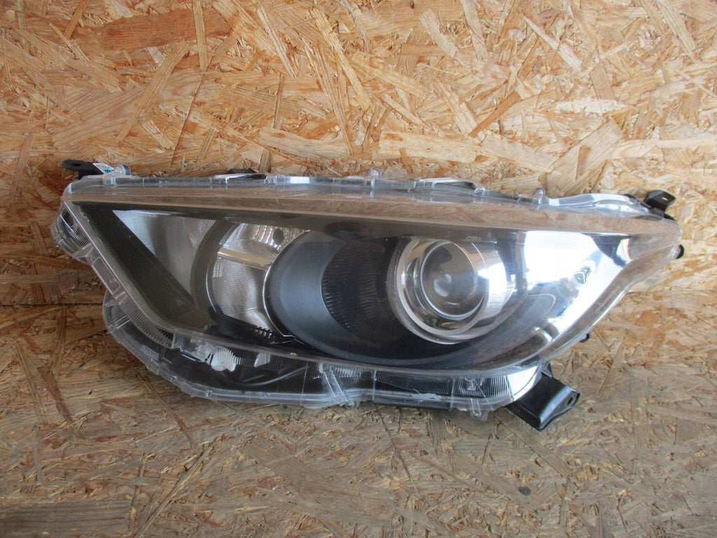 Frontscheinwerfer Toyota Yaris EUK0-6 Links Scheinwerfer Headlight SCH3071934585wp