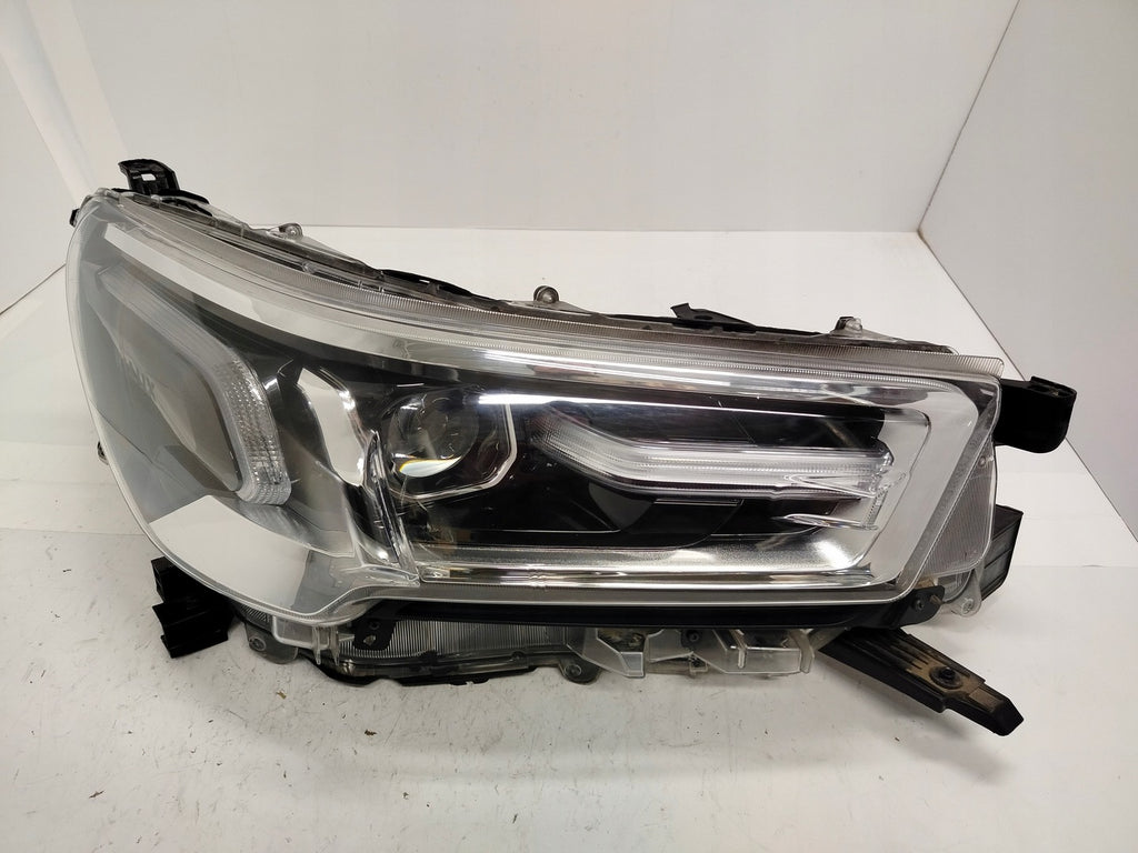 Frontscheinwerfer Toyota Hilux VIII 81110-0KU80 Full LED Rechts Headlight SCH8402174958wu