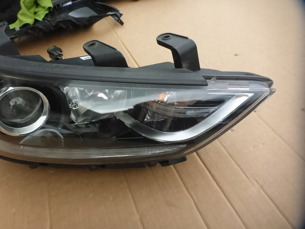Frontscheinwerfer Hyundai Elantra 92102-F2 Rechts Scheinwerfer Headlight