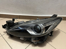 Laden Sie das Bild in den Galerie-Viewer, Frontscheinwerfer Mazda 3 BHR2-51040 Xenon Links Scheinwerfer Headlight SCH6860767481ng