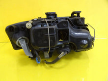 Load image into Gallery viewer, Frontscheinwerfer Audi A6 C5 Xenon Ein Stück (Rechts oder Links) Headlight