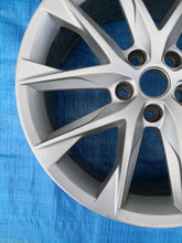 Laden Sie das Bild in den Galerie-Viewer, 1x Alufelge 18 Zoll 7.5" 5x112 51ET Glanz Silber 5F0601025 Cupra Leon Rim Wheel FEL4624091334jv