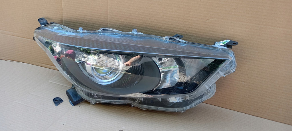 Frontscheinwerfer Toyota 4 Yaris Rechts Scheinwerfer Headlight