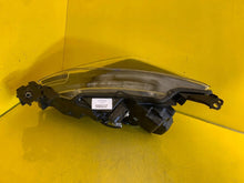 Laden Sie das Bild in den Galerie-Viewer, Frontscheinwerfer Mazda III LED Rechts Scheinwerfer Headlight