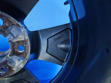 Load image into Gallery viewer, 1x Alufelge 17 Zoll 6.5" 5x114.3 45ET Glanz Grau 3NA3A Mg Pulsar Rim Wheel FEL5096704696rh