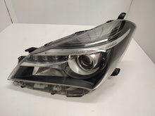 Load image into Gallery viewer, Frontscheinwerfer Toyota Yaris LED Ein Stück (Rechts oder Links) Headlight