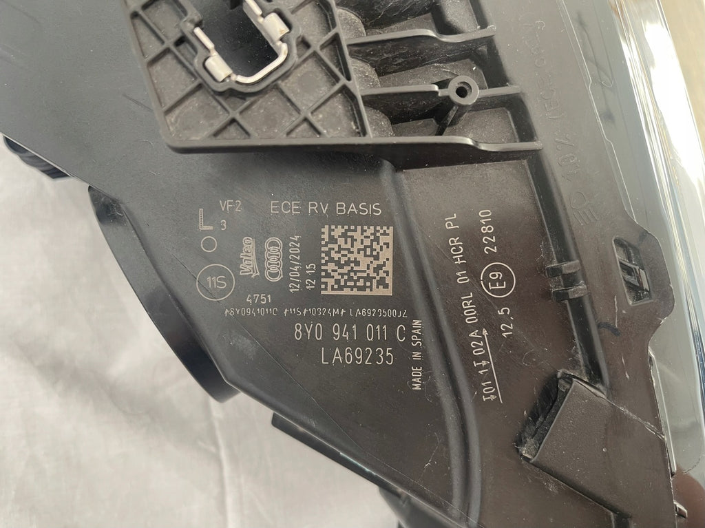 Frontscheinwerfer Audi A3 8Y0941011C LED Ein Stück (Rechts oder Links) Headlight