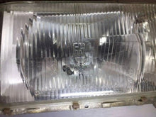 Laden Sie das Bild in den Galerie-Viewer, Frontscheinwerfer Mercedes-Benz W116 1305543050 Links Scheinwerfer Headlight