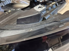 Laden Sie das Bild in den Galerie-Viewer, Frontscheinwerfer VW Polo 6R1941015E 6R1941016E Ein Stück (Rechts oder Links) SCH1932895115ku