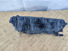 Laden Sie das Bild in den Galerie-Viewer, Frontscheinwerfer Skoda Octavia IV 5E4941015 0301118231 Full LED Links Headlight SCH5103706993xf