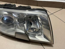 Load image into Gallery viewer, Frontscheinwerfer Skoda Superb I Xenon Rechts Scheinwerfer Headlight SCH1100905755ol