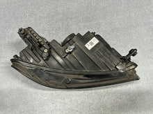 Laden Sie das Bild in den Galerie-Viewer, Frontscheinwerfer VW Passat B8 3G1941036P- LED Rechts Scheinwerfer Headlight