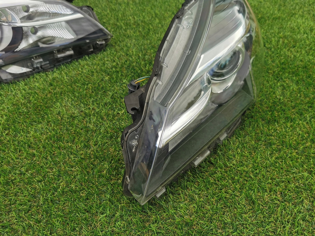 Frontscheinwerfer Toyota Yaris Ein Stück (Rechts oder Links) Headlight SCH8172574773ky