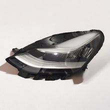 Laden Sie das Bild in den Galerie-Viewer, Frontscheinwerfer Tesla Model 3 1077375-00-C LED Links Scheinwerfer Headlight