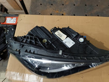 Laden Sie das Bild in den Galerie-Viewer, Frontscheinwerfer Mercedes-Benz W206 A2069062204 LED Rechts Headlight SCH7575536734ey