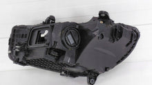 Laden Sie das Bild in den Galerie-Viewer, Frontscheinwerfer Mercedes-Benz W206 A2069067203 LED Rechts Headlight SCH7545640388za