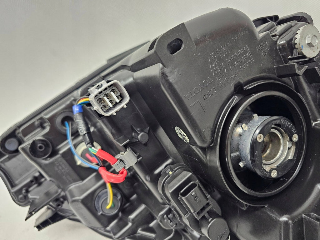 Frontscheinwerfer Toyota Yaris SPP11883 Links Scheinwerfer Headlight